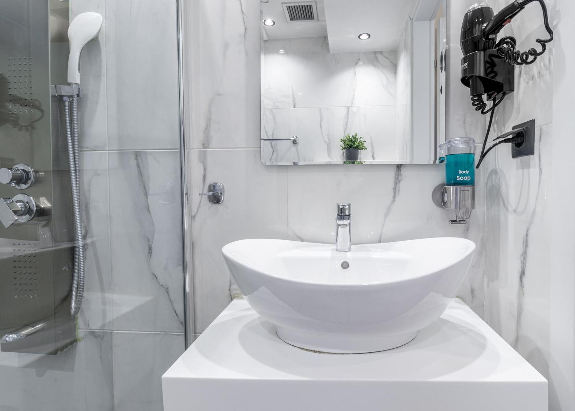 Raise Thessaloniki Avocado Suites ภายนอก รูปภาพ